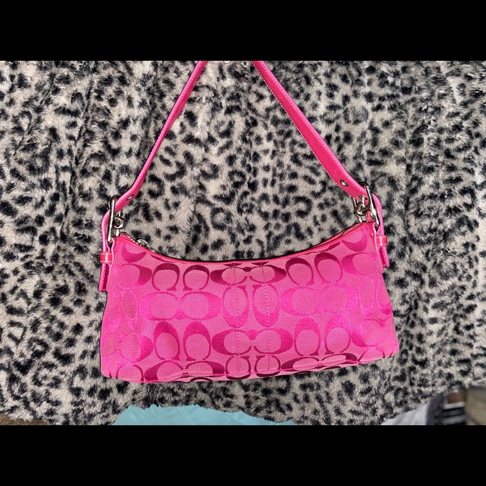 Coach pink hamptons baguette in the style 6371